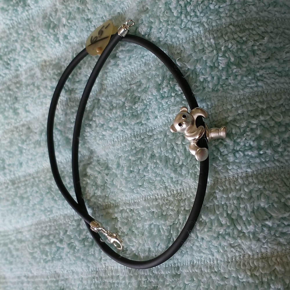 Teddy Bear sterling silver necklace 14 inch rubber chain.